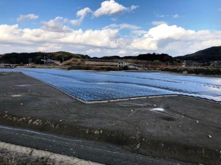 龍谷フロートソーラーパーク　　　　　　　　　　　　　　　　　　　　　　（農地利用のため池に太陽光発電所設置）